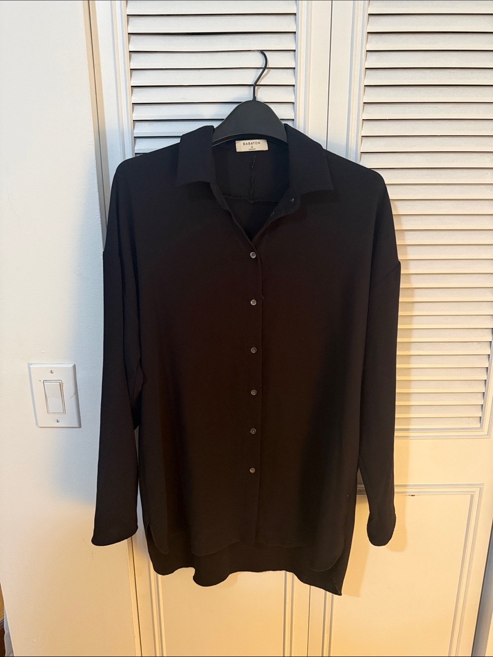 Aritzia Babaton Black Button-Down Shirt (NEVER WORN)